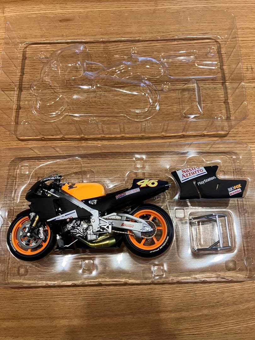 ミニチャンプスNSR 500 バレンテイーノロッシ　2000年テスト車