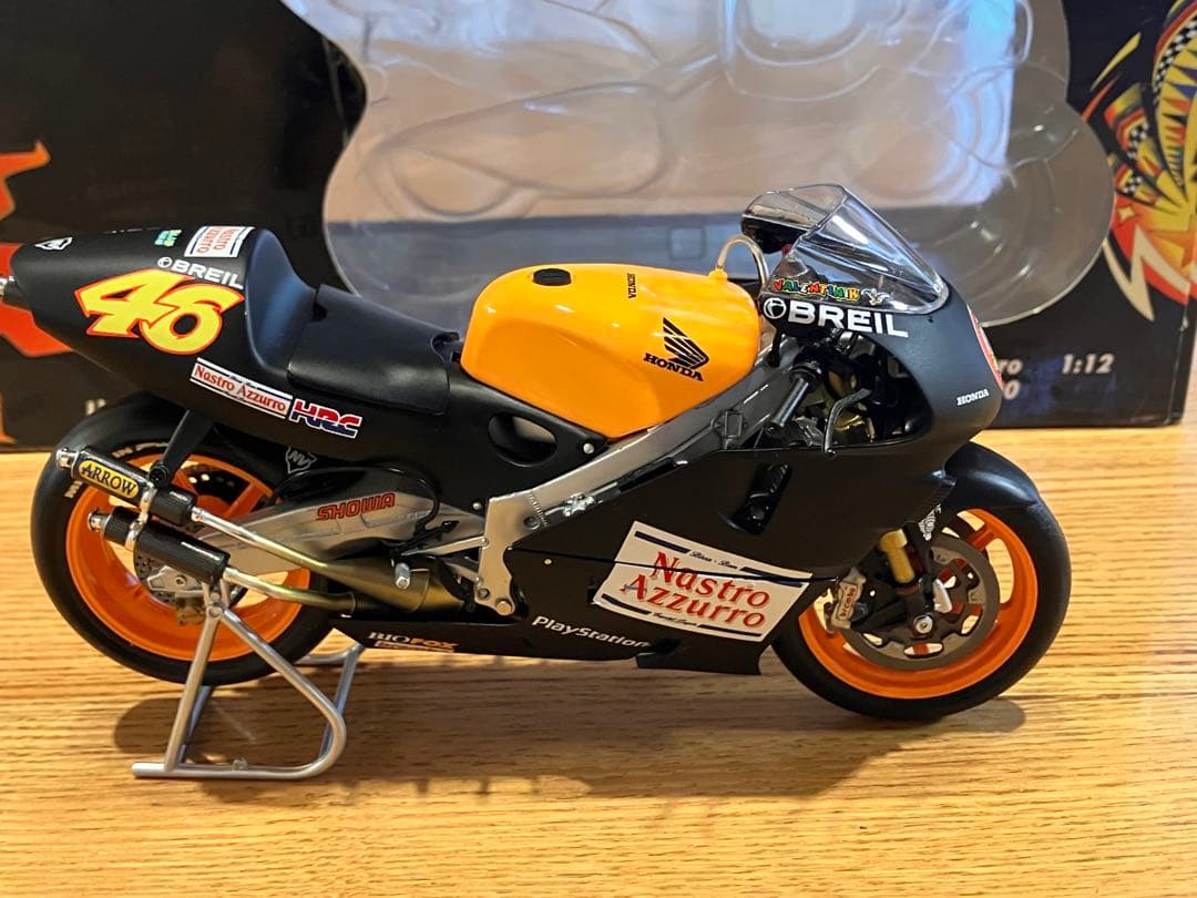 ミニチャンプスNSR 500 バレンテイーノロッシ　2000年テスト車