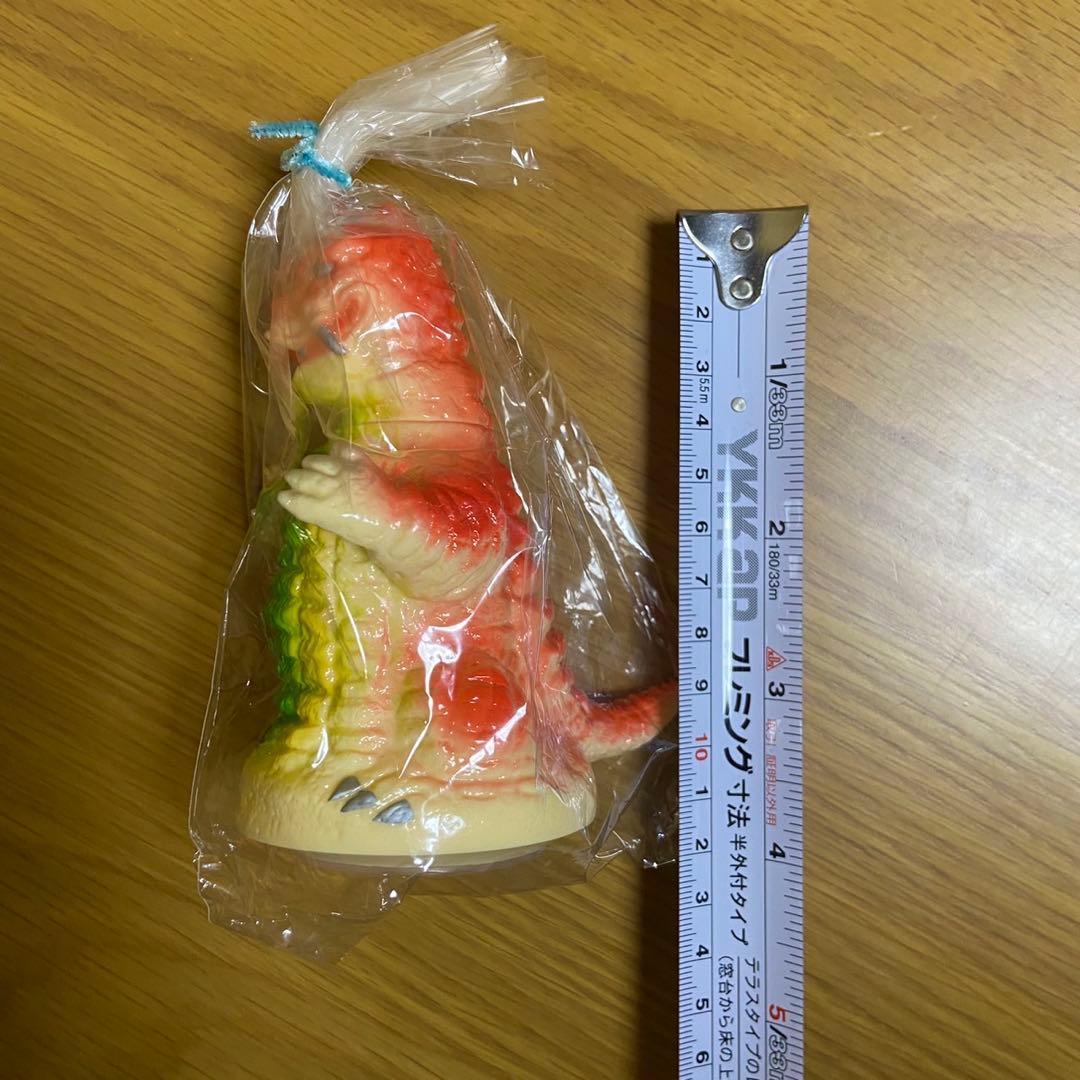 ウルトラマン 怪獣 レッドキング m1号 貯金箱 ソフビ 5420