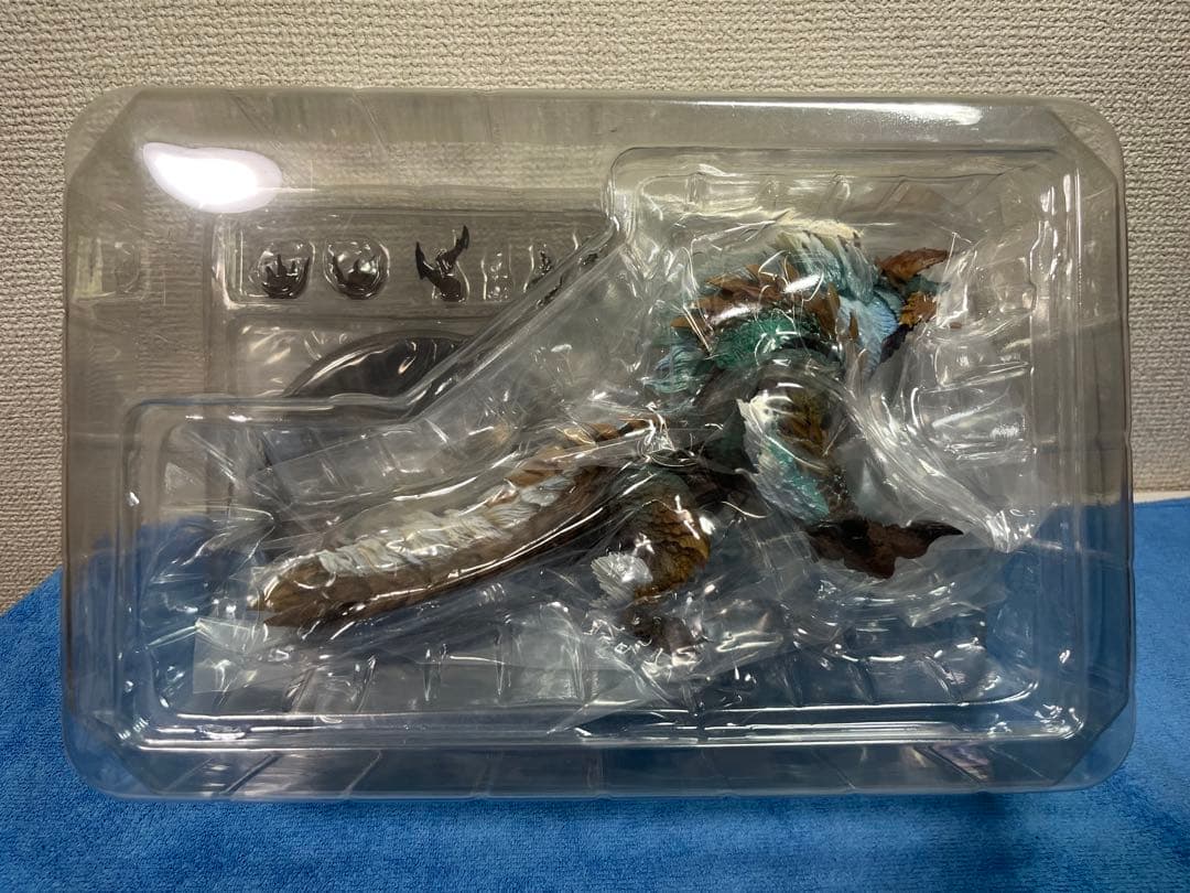 S.H.MonsterArts ジンオウガ