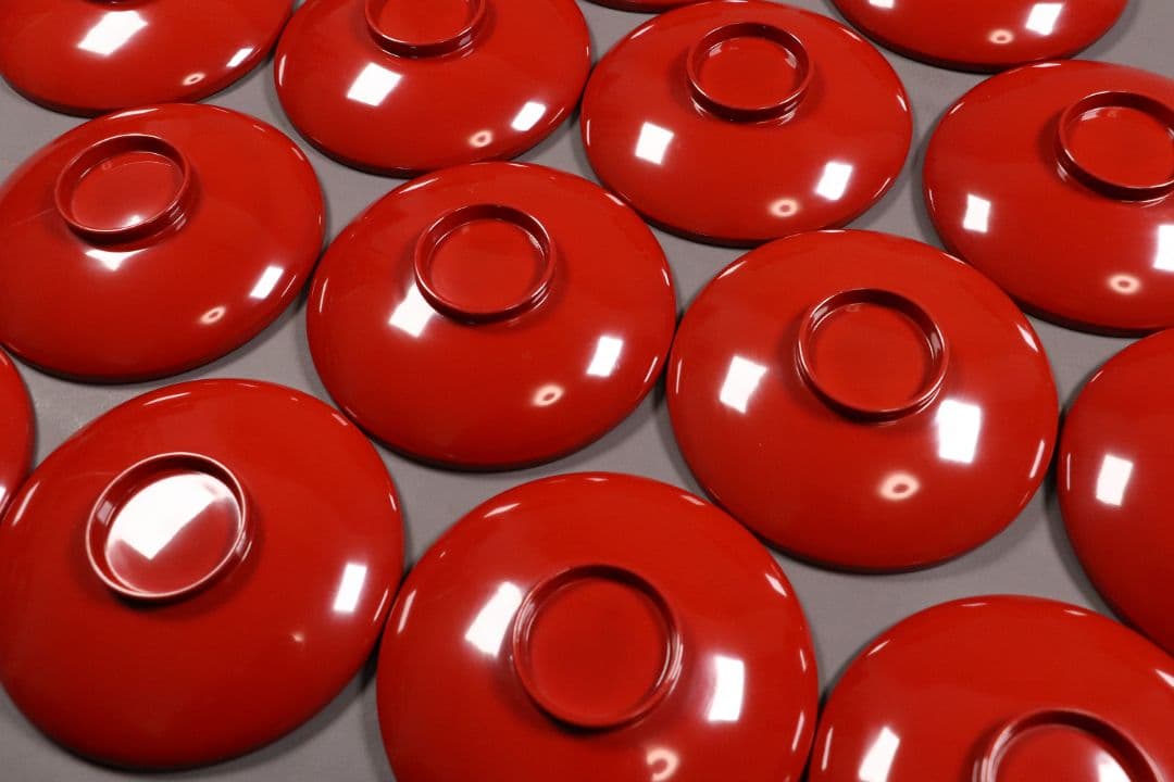 時代木製漆器 松に霞図 朱塗引き盃 二十九客 金蒔絵 小皿 木皿 MA350