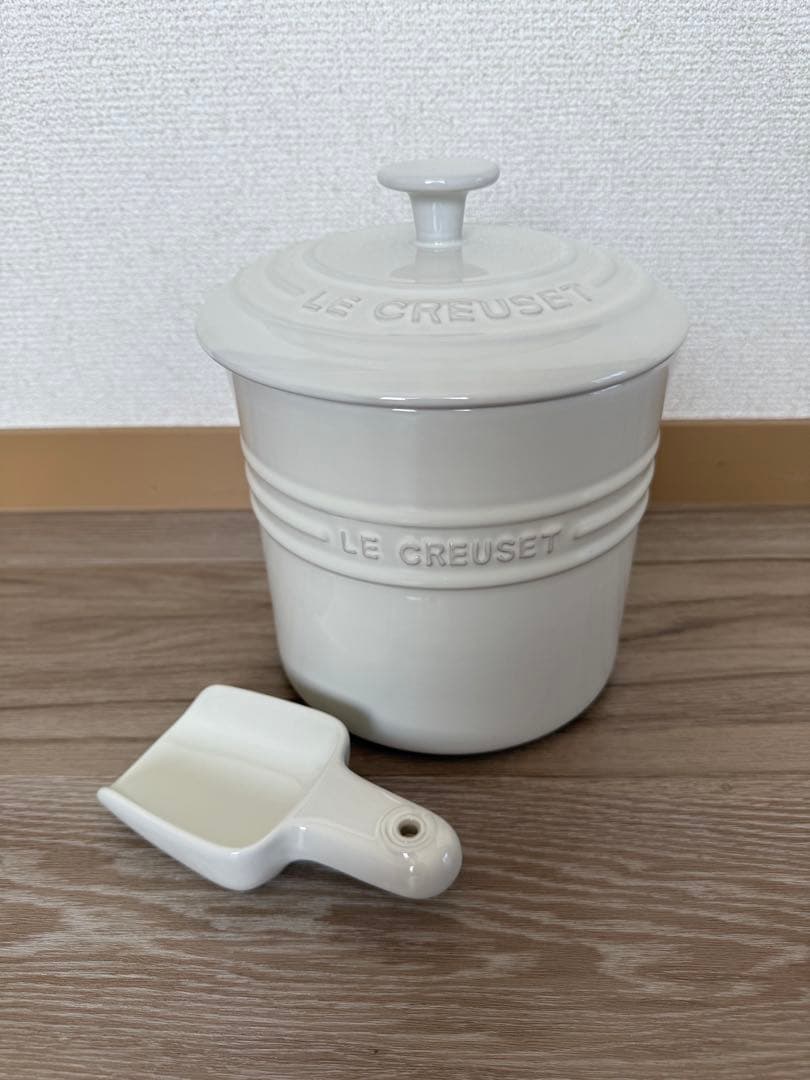 ル・クルーゼ　ペット　フードコンテナ　ボウル