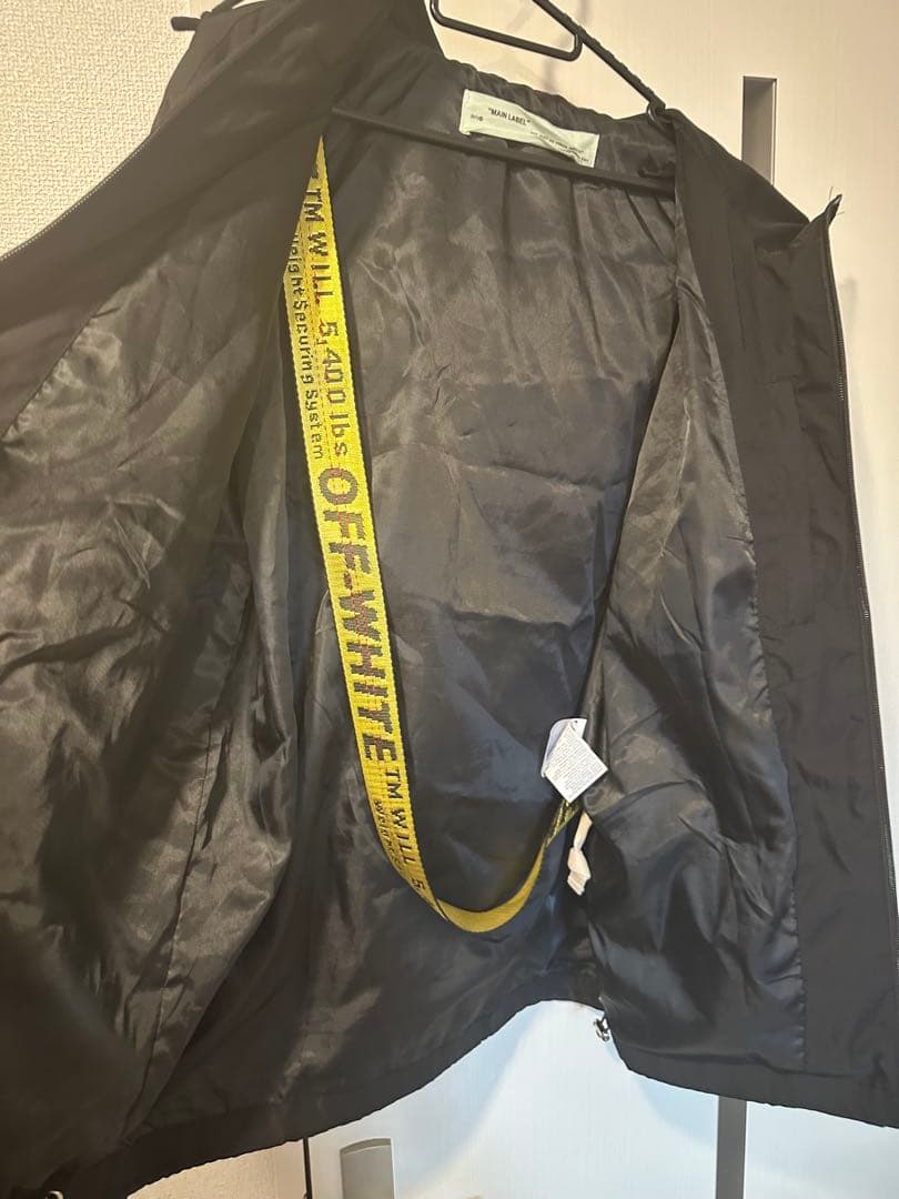 Off-White ブラック ナイロンジャケット