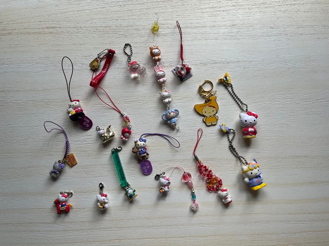 ハローキティ ストラップセット 複数デザイン　約176個