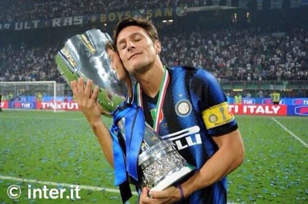 インテル・ミラノ サネッティの引退記念、直筆サイン入りユニフォーム