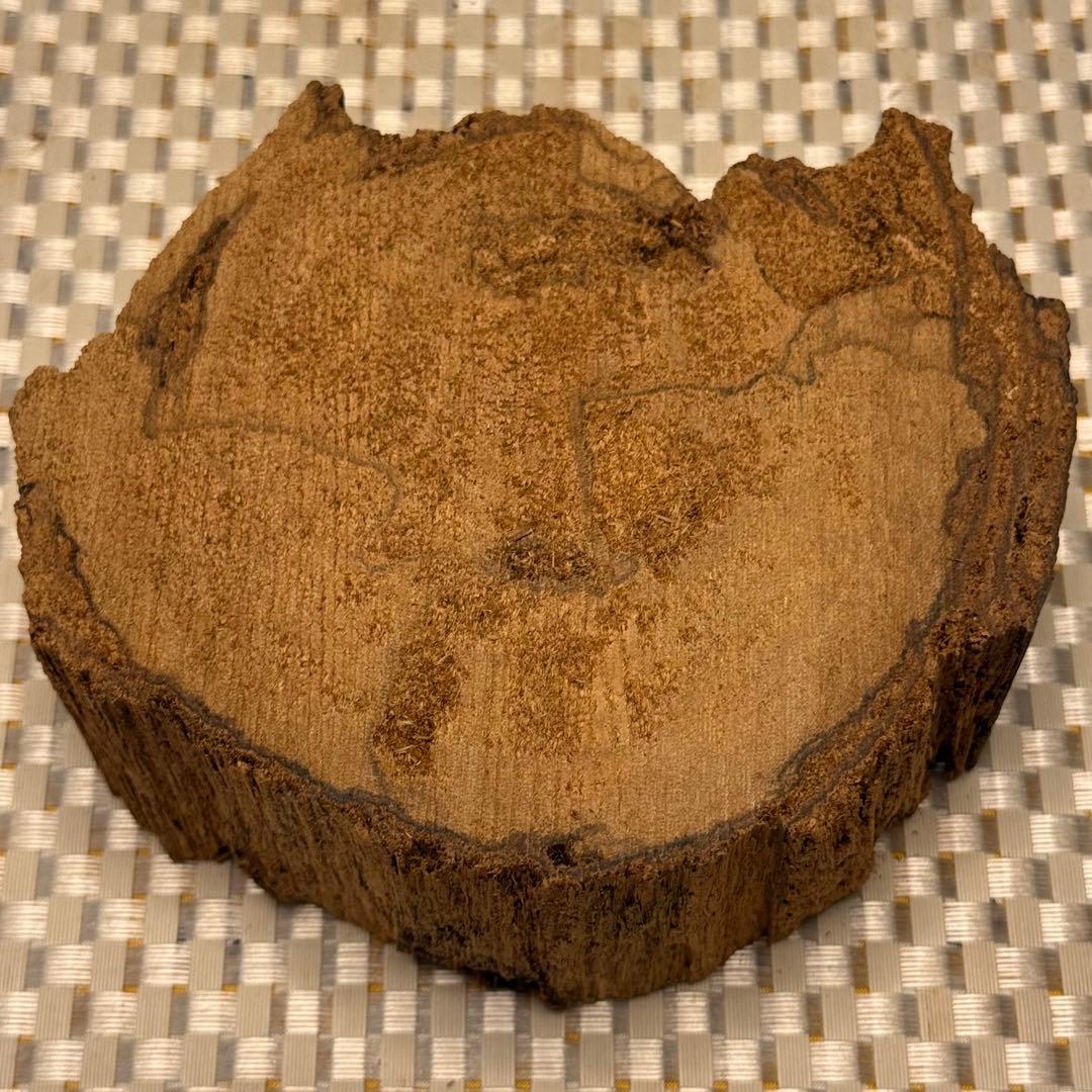 上品 越南沈香木 387グラム　【伽羅・沈香・白檀】