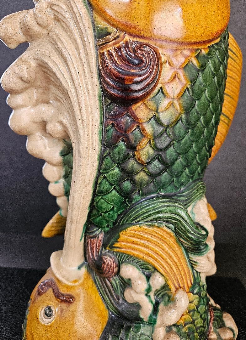 中国古美術　中国古陶磁器　中国古玩　黄緑交趾　鯉の滝登り　登龍門　置物　オブジェ