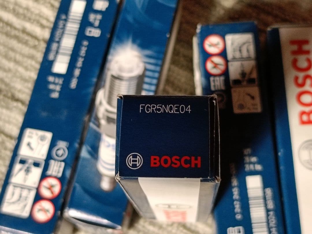 【未使用品】ポルシェ　ボクスター（９８７型）オイルフィルタ、プラグ、ドレンボルト