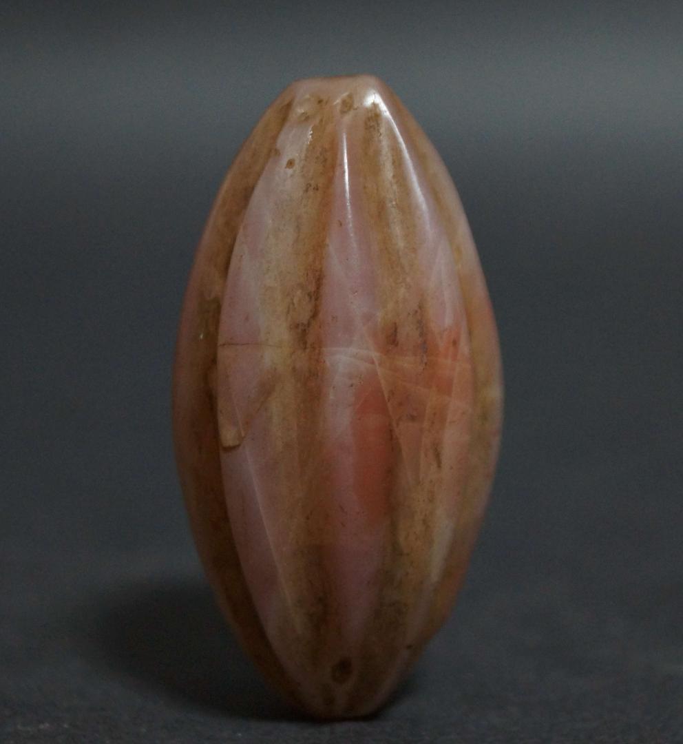 オールドチベット老メノウ瑪瑙 瓜形造形大玉根付 緒締玉 提げ物Dziビーズ