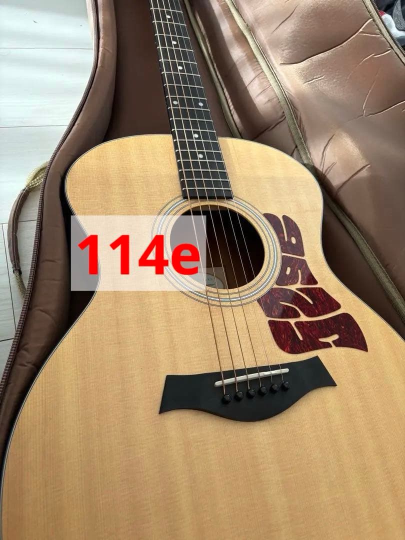 Taylor テイラー　アコースティックギター エレアコ　コブクロ　小渕健太郎