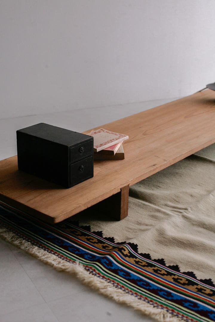 裁ち台　展示台　飾り棚　杉材　古材　無垢材　ローボード　店舗什器　古家具　古道具