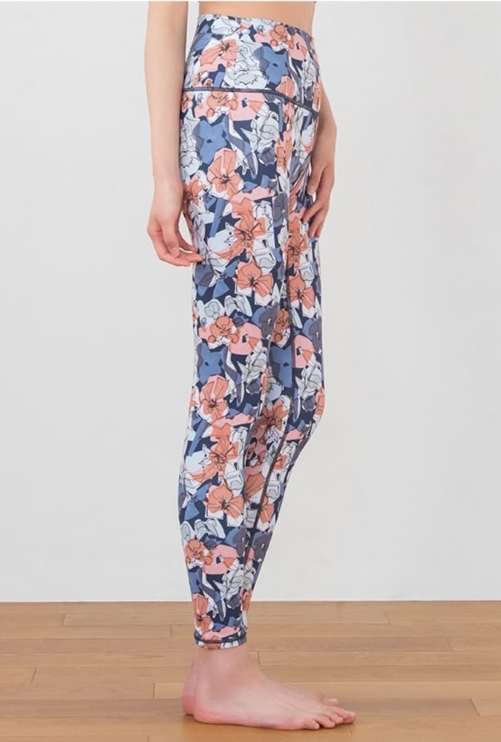 【美品】SUKALA 　ペイント風花柄　セットアップ　オンライン限定　Mサイズ