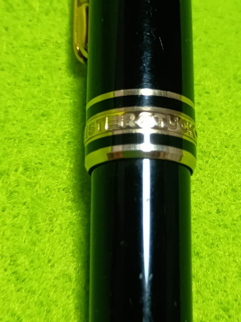 モンブラン　ボールペン　マイスターシュテュック　クラシック　ゴールド　レフィル付