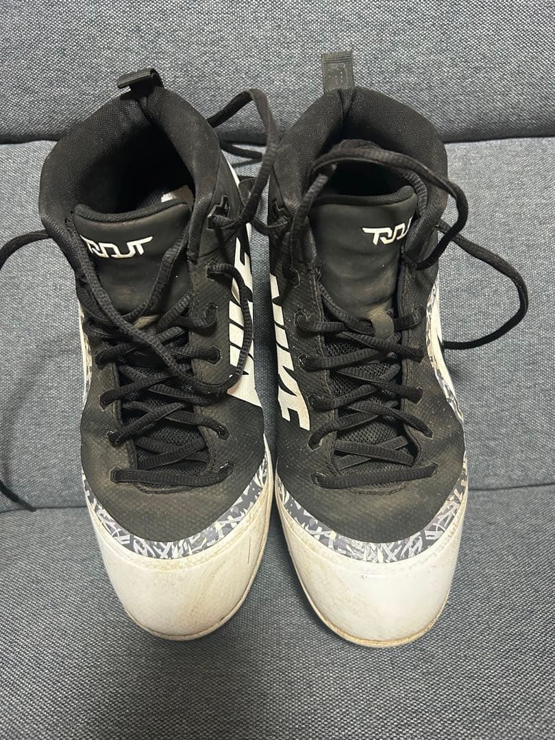 ナイキ⭐︎NIKE⭐︎トラウト⭐︎白黒⭐︎25cm⭐︎9本歯⭐︎金具⭐︎3/4⭐︎ミッド⭐︎中古