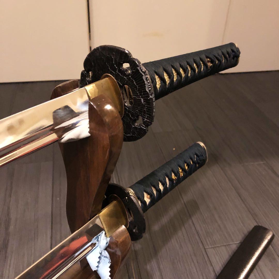 高級模造刀　居合刀　太刀　大小セット　脇差　樋入り刀身　緑拵え　鍔ひび有