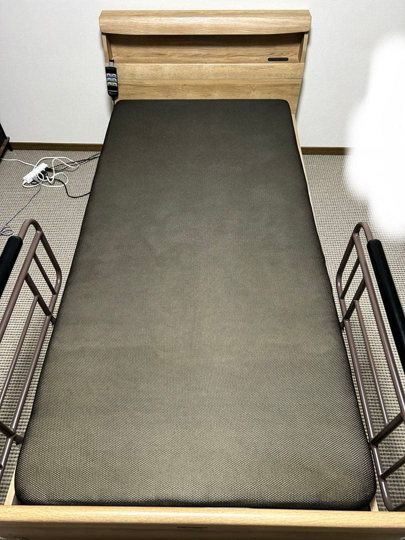 介護用ベッド Granz サイドレール付 コンセント付 【⚠️引き取り限定】