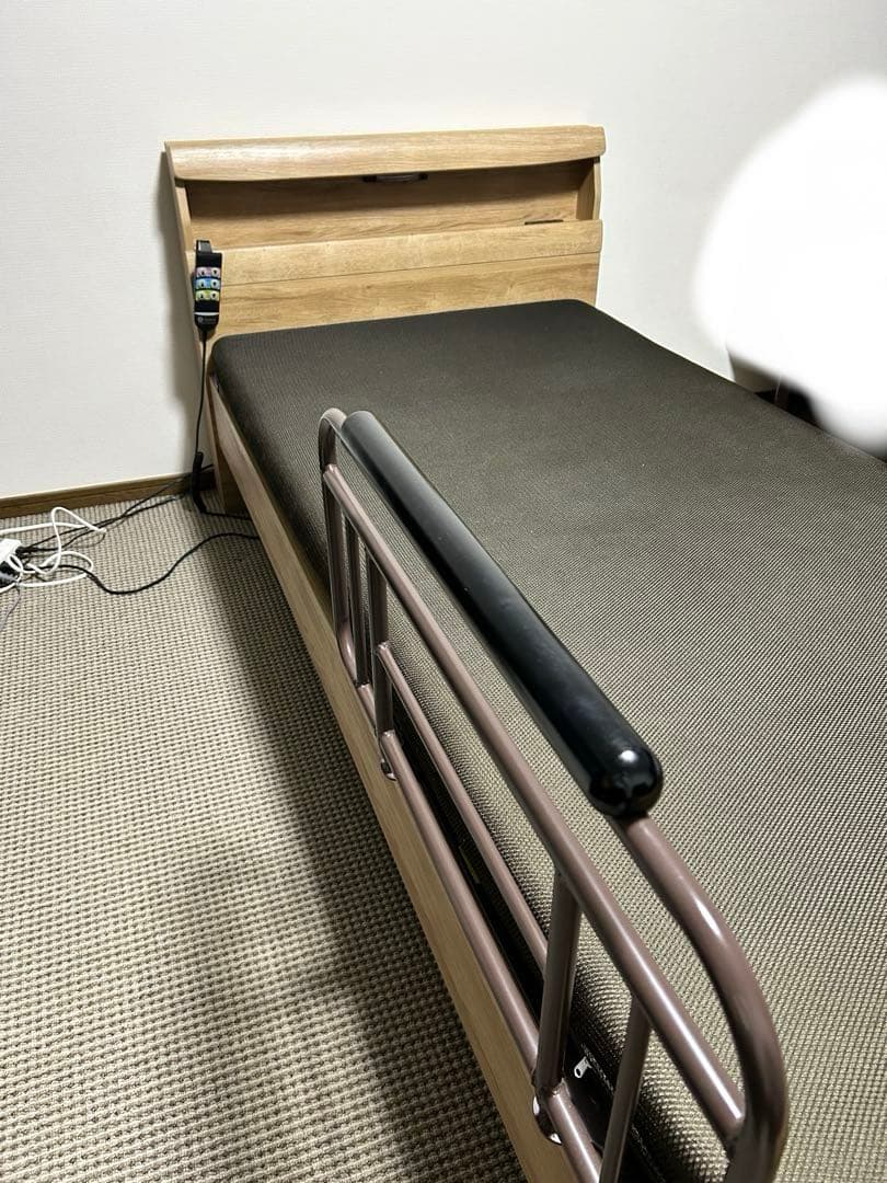 介護用ベッド Granz サイドレール付 コンセント付 【⚠️引き取り限定】