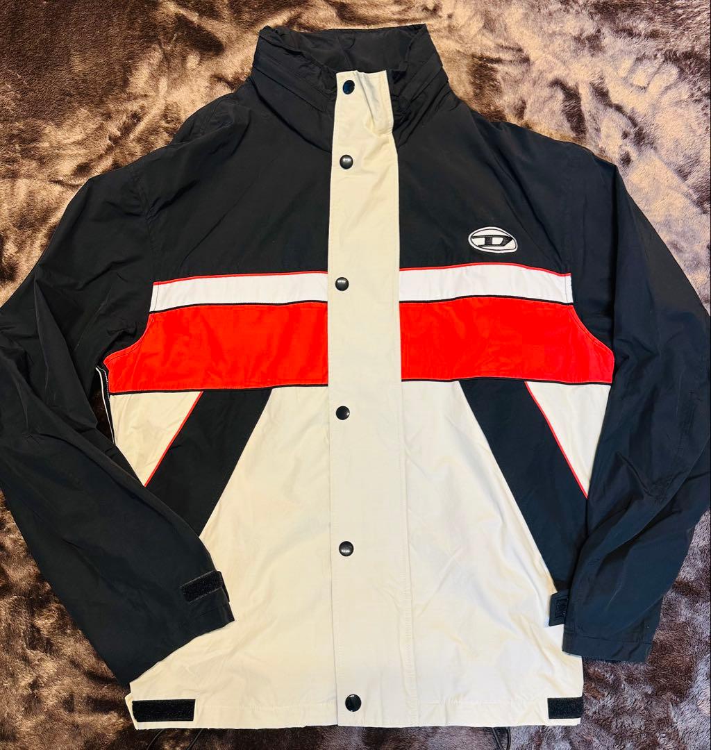 美品 DIESELディーゼル ナイロンジャケット ドローコード付き 短丈