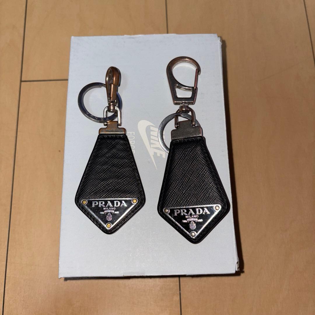 PRADA ブラック ナイロン キーホルダー 2個セット