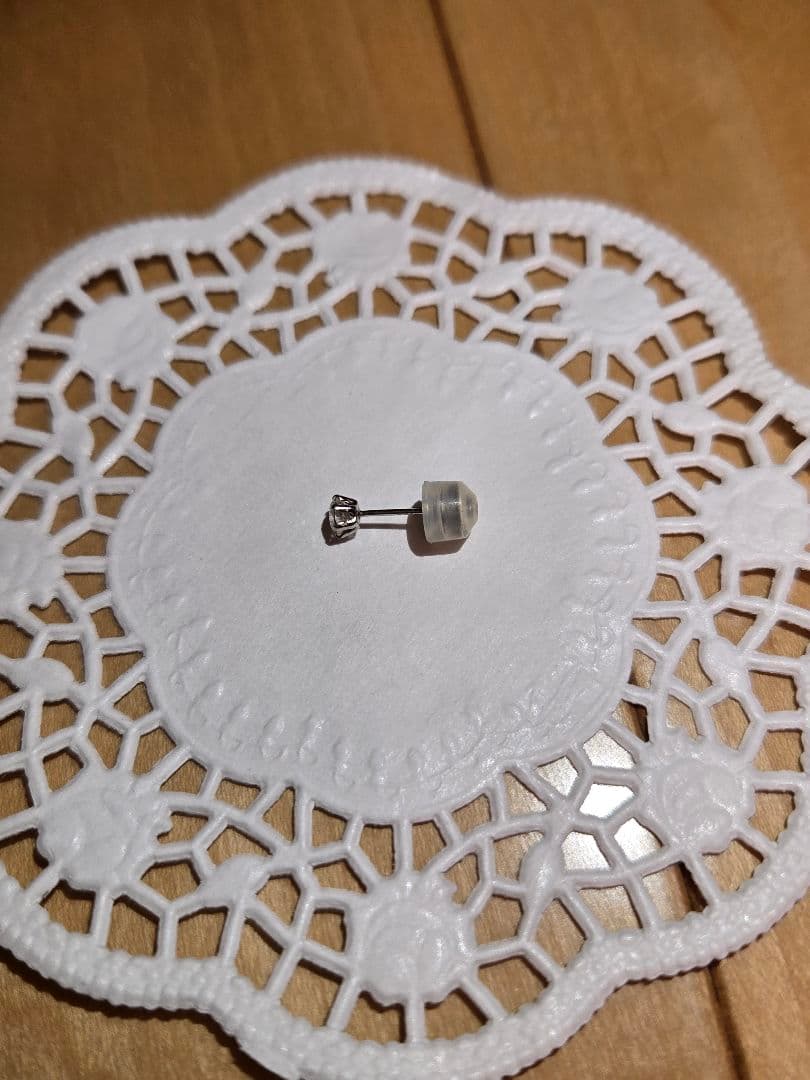 〈交渉中〉0.263カラット ダイヤモンドピアス(片耳用)