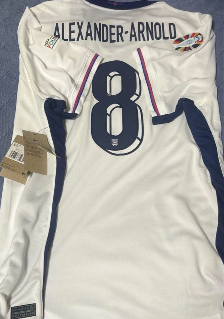 トレント アレクサンダー アーノルド ユニフォーム イングランド代表