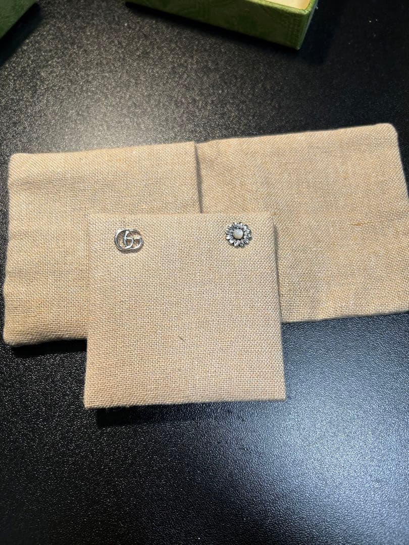 GUCCI ダブルG フラワー スタッズ ピアス