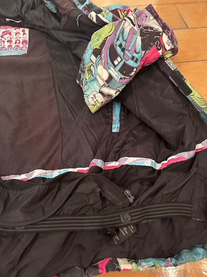 Burton コミックプリント スノーボードウェア 男性用　バートン　レディース