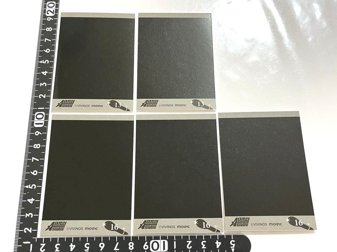 ALIEN STAGE ベビーフィギュア　缶バッジ　箔押しありぱしゃこれ　スア