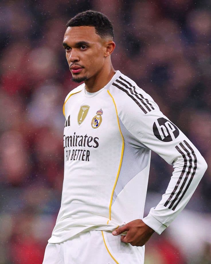 レアルマドリード長袖ユニフォーム 25/26 トレントアーノルド