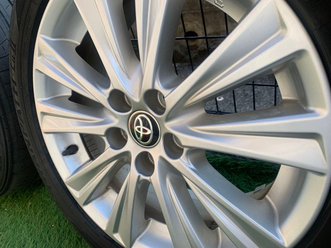 トヨタ純正　30系18インチ ホイール