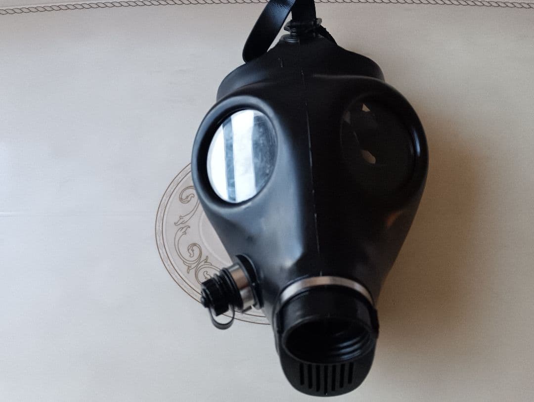 イスラエル ガスマスク＋リブリーシングシステム