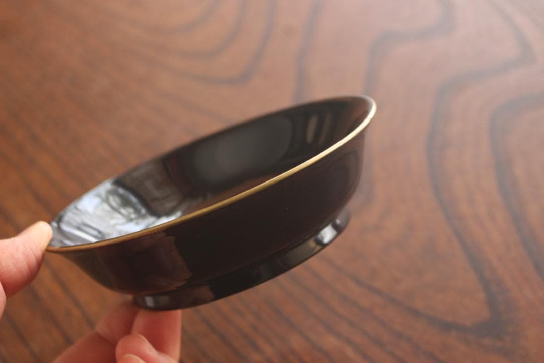 シンプルデザインに金縁朱漆の映える小皿1点（検輪島塗豆皿菓子皿