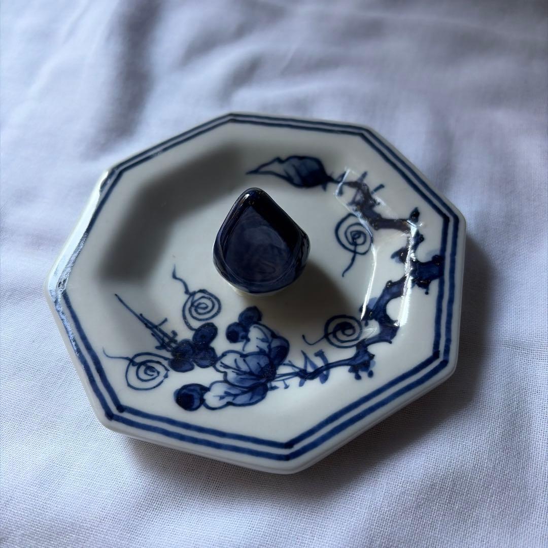 染付　青い葡萄柄　八角形　水差し