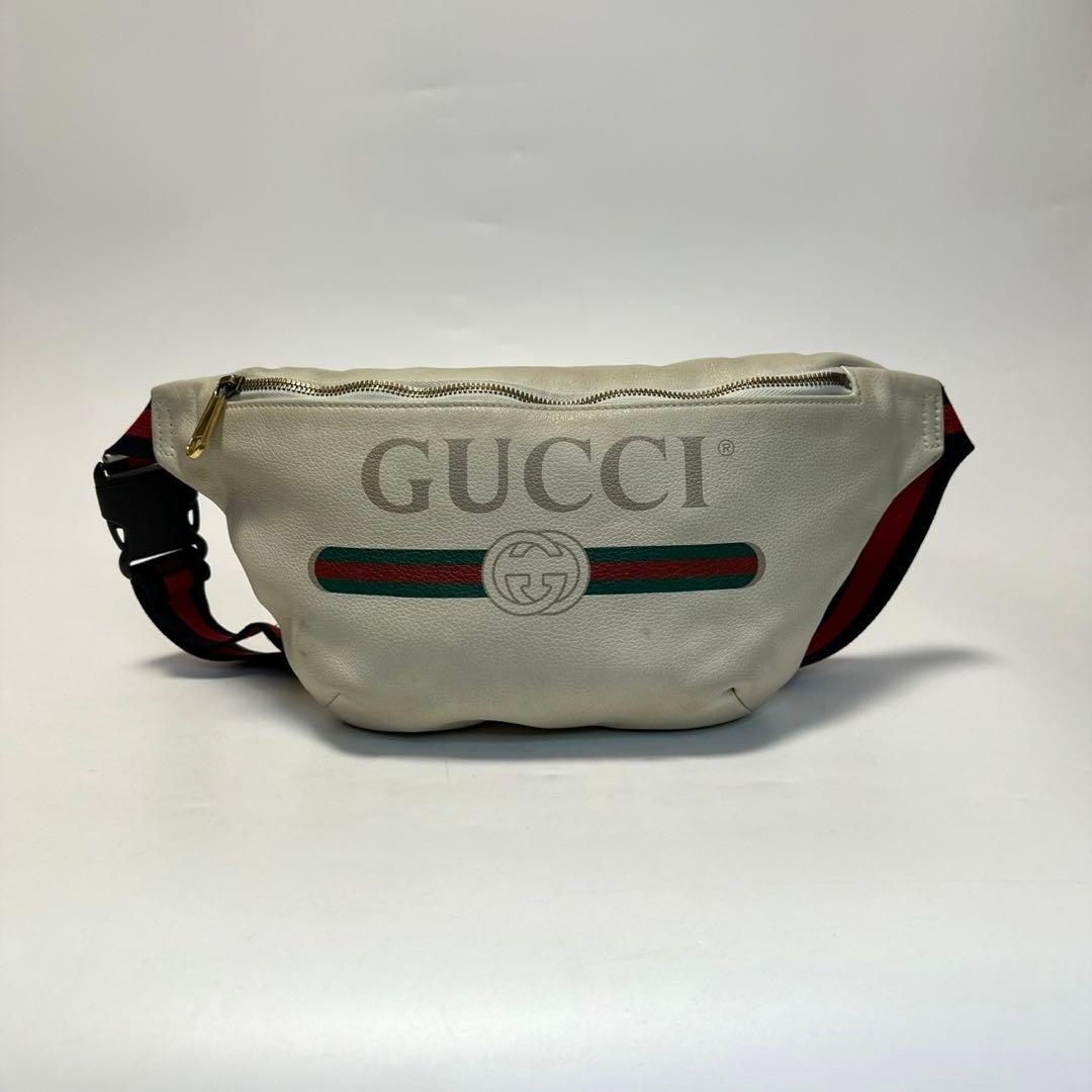 k70【美品】グッチ　ロゴプリント　レザー　シェリーライン　ボディバッグ