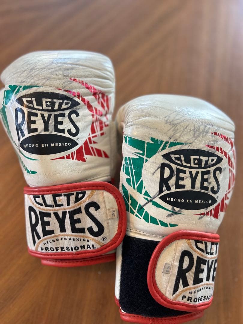 8オンス CLETO REYES ボクシンググローブ 比嘉大吾サイン レイジェス