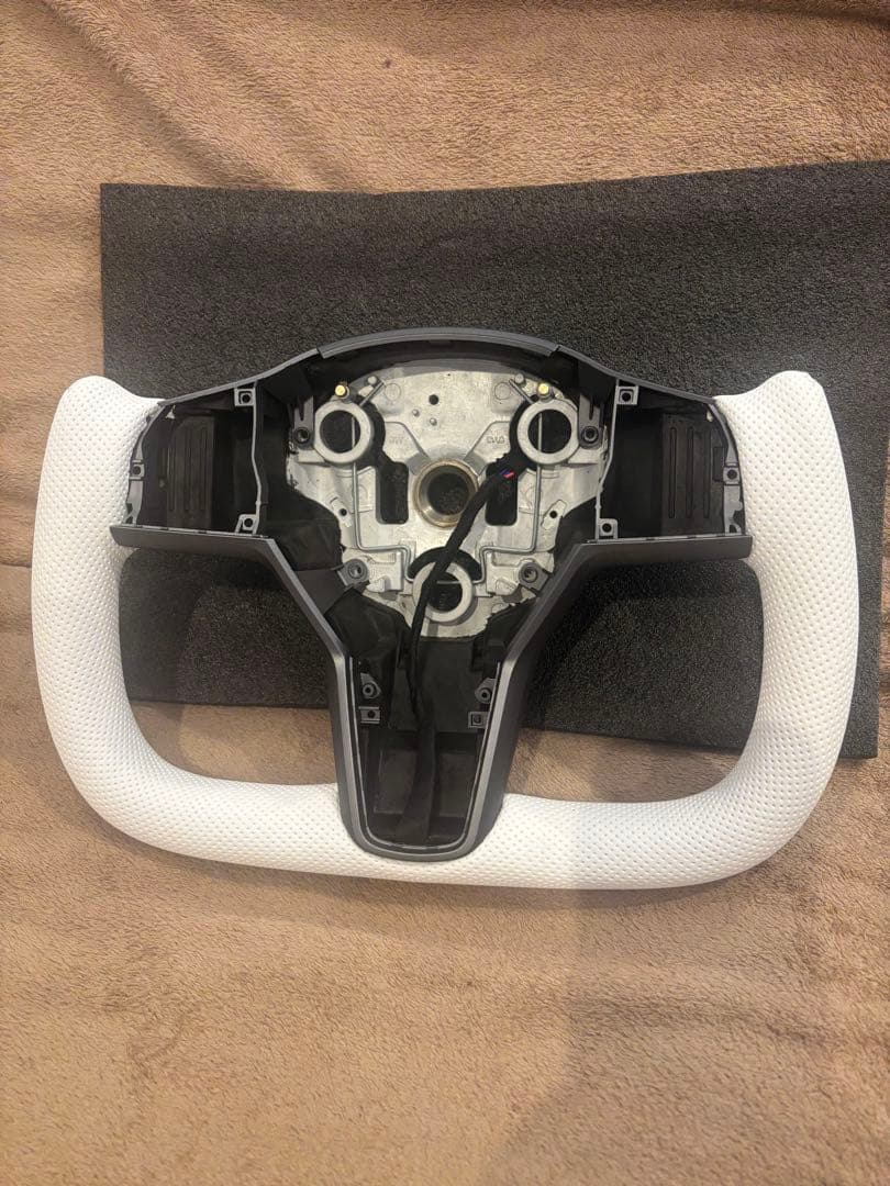 新品★TESLA ヨークハンドル ヒーター機能付き モデル3 　Y