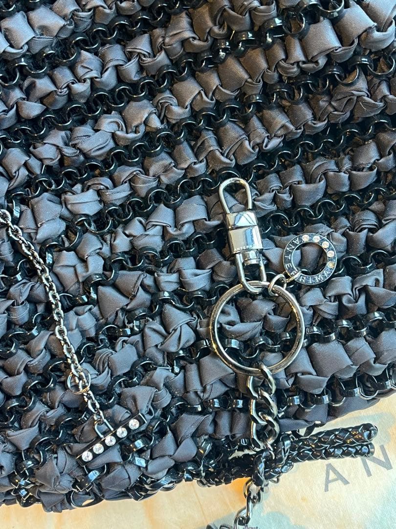 【極美品】ANTEPRIMA 黒 リボン編み ハンドバッグ　フラワーチャーム付き