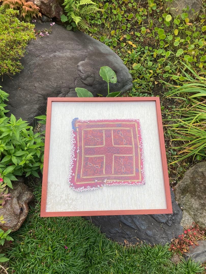 アフガニスタン　手仕事　民藝　装飾的な刺繍　ビーズ　アートフレーム