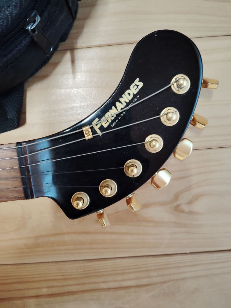 真*仁様 【中古】Fernandes Zo-3 ゾーさん 黒 専用ケース付 　エ