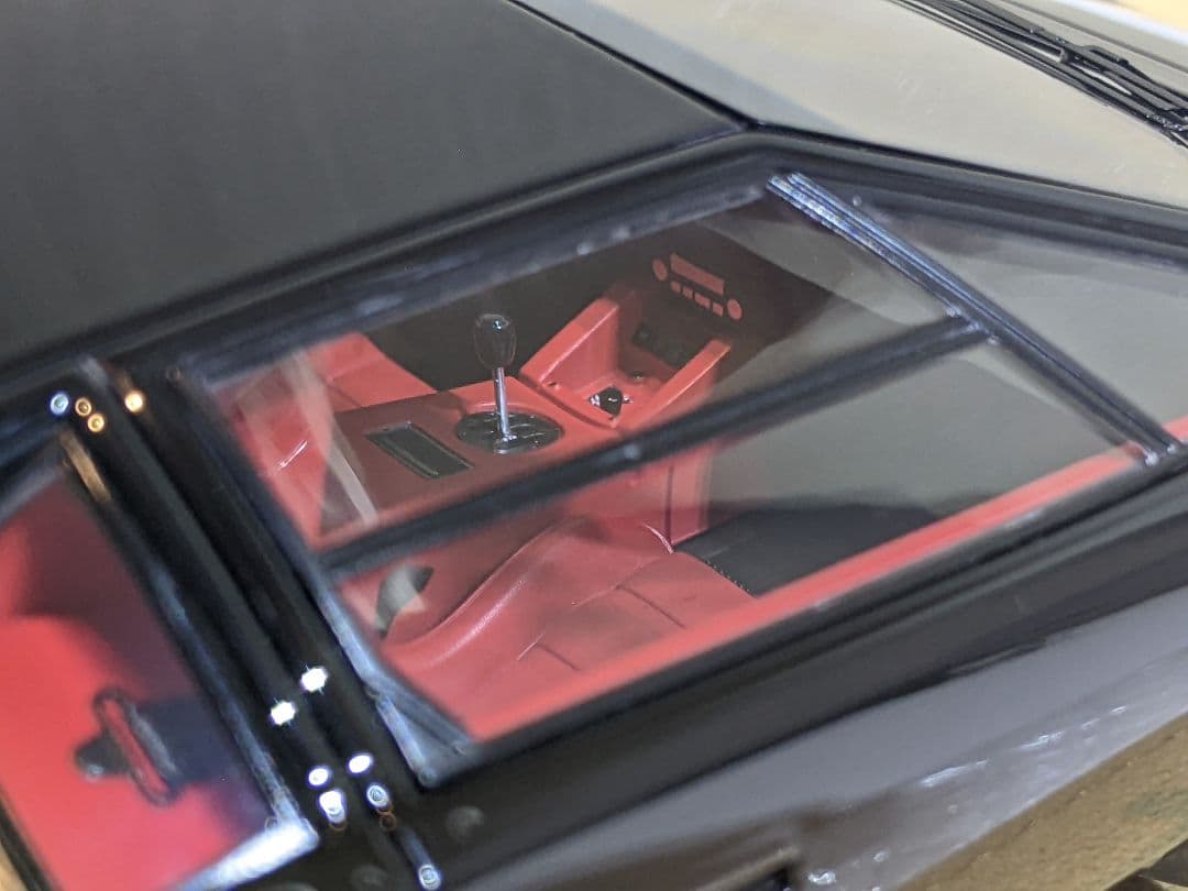 1/18 メイクアップ IDEA カウンタック LP5000S 1982