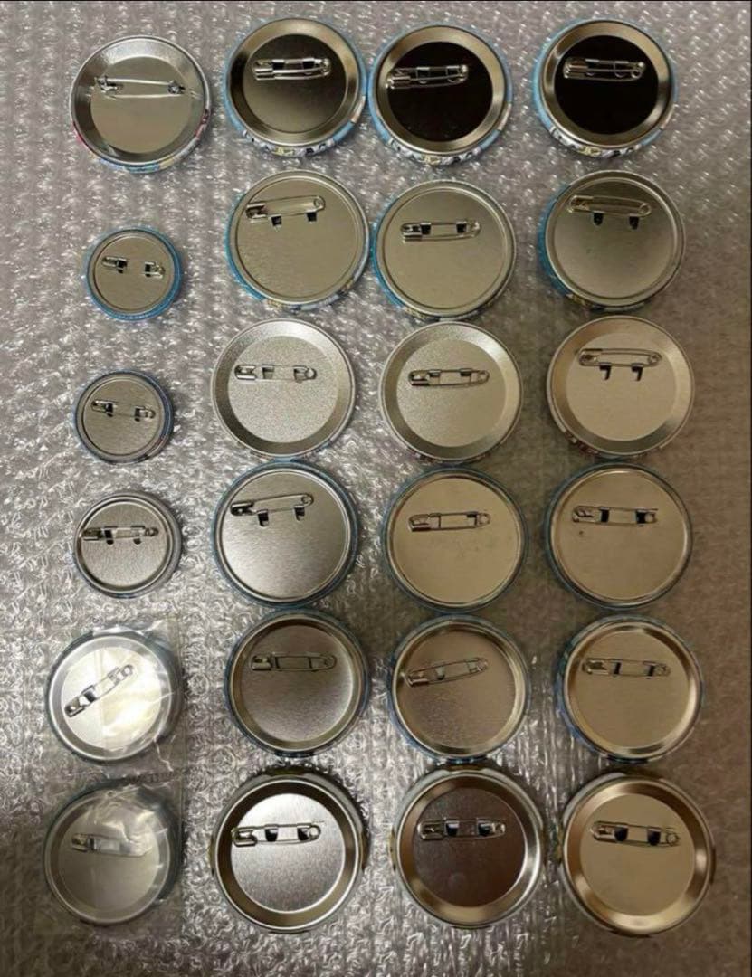 アイナナ展　サクラメッセージ　アルタ　新宿駅　缶バッジ　四葉環