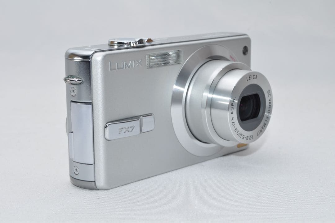 ☆美品☆ Panasonic パナソニック DMC-FX7 デジタル カメラ