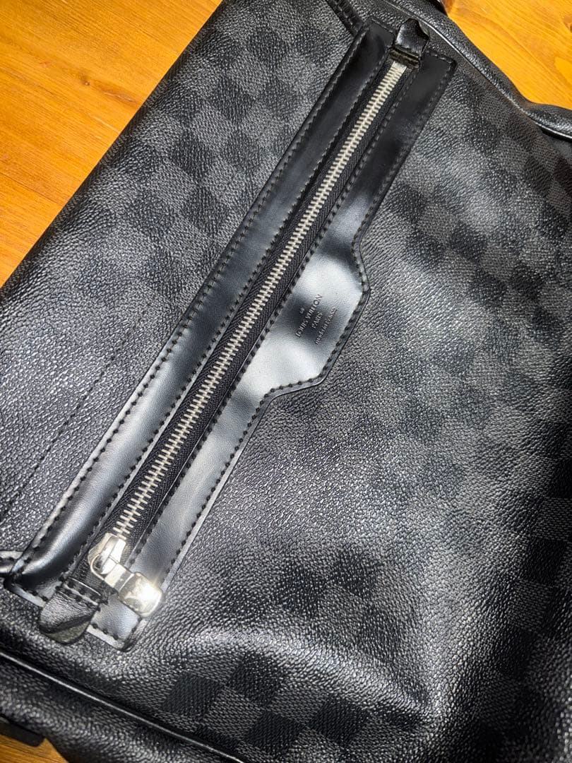 ルイヴィトン ダミエグラフィット メッセンジャーバッグ