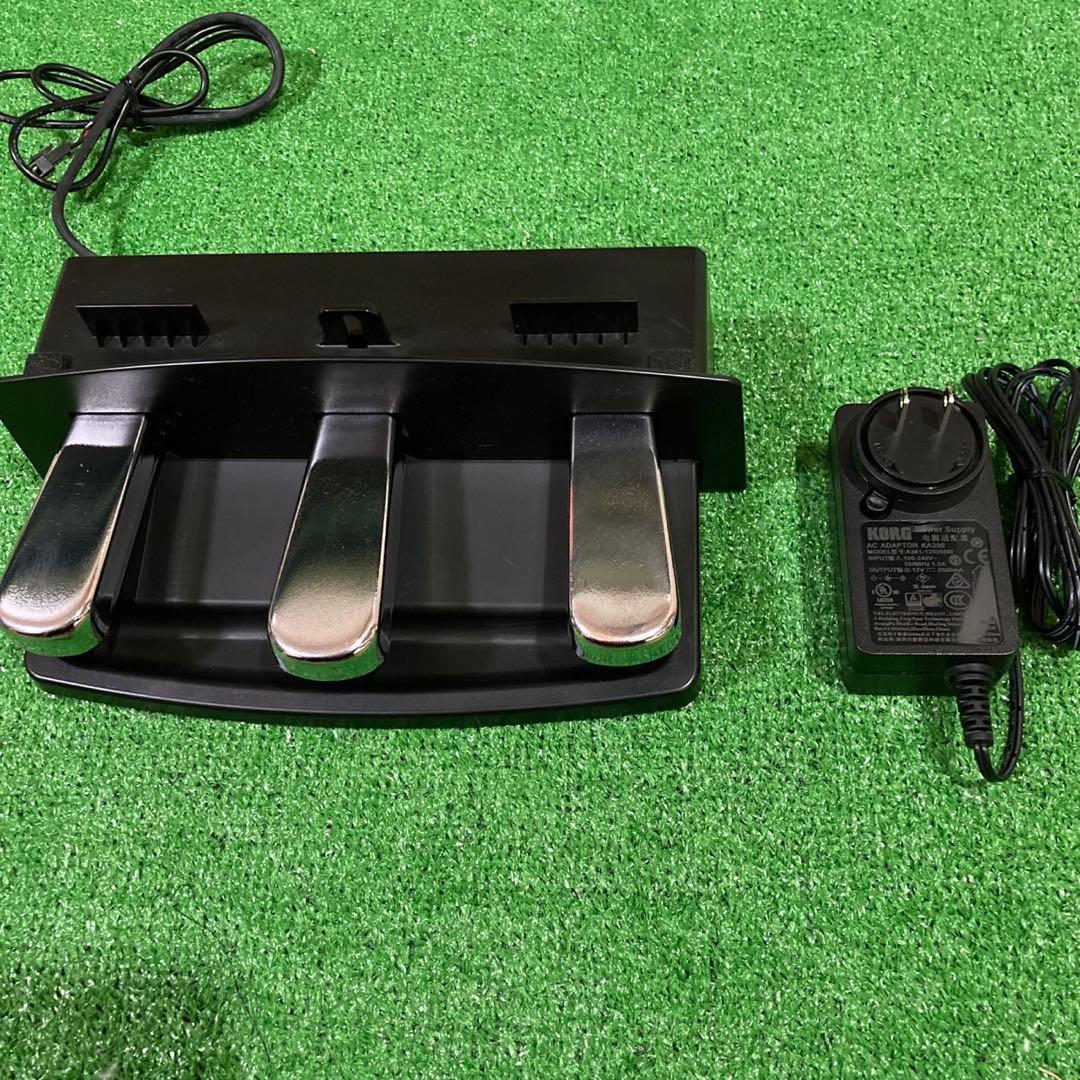 KORG デジタルピアノ B1 ホワイト 88鍵盤 スタンド　譜面台　ペダル付き