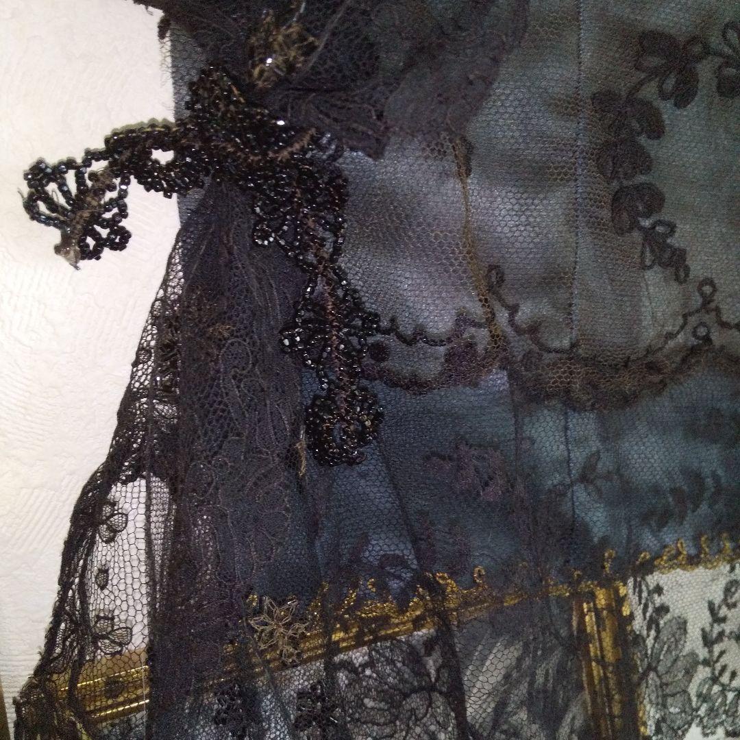 深まってゆく秋のためのミニカーテン アンティークブラックレースで ブライスにも