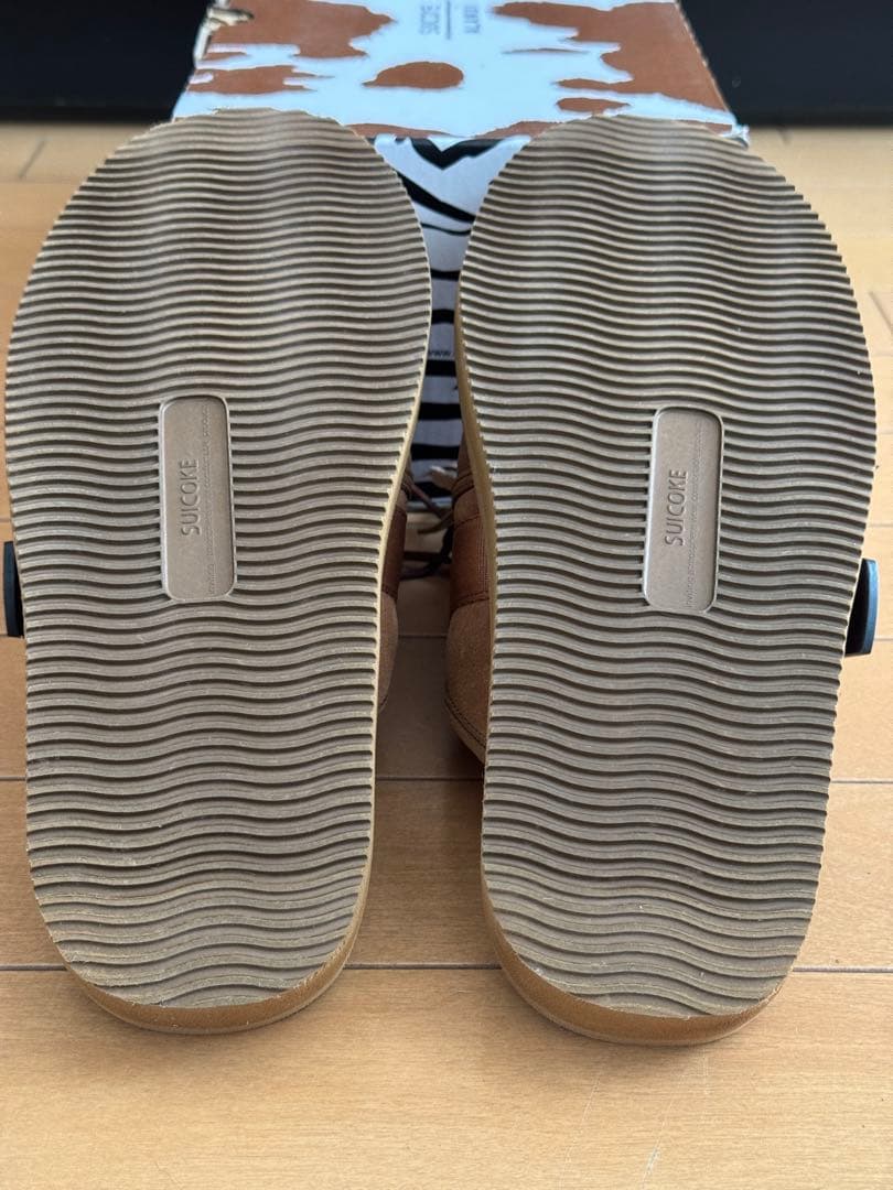 suicok × Alanui フリンジボアスリッパ