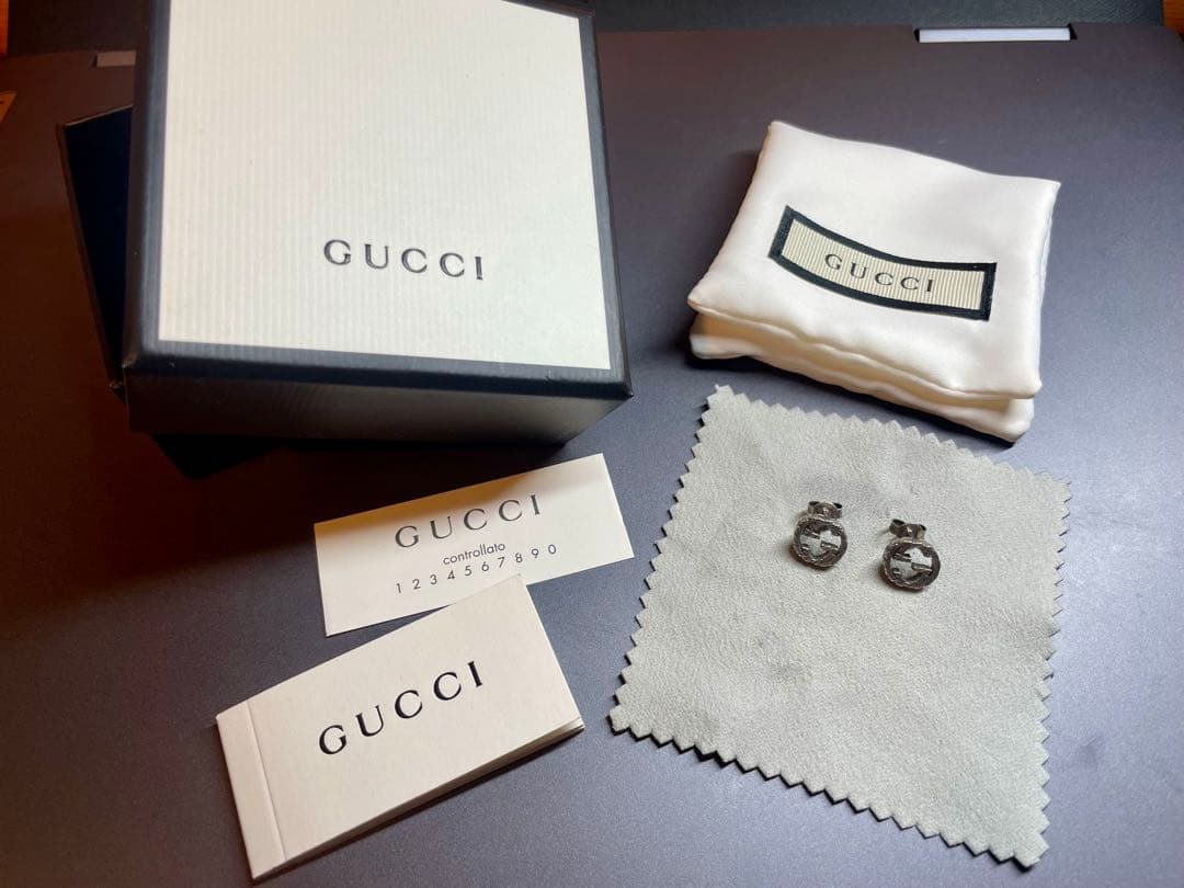 GUCCI インターロッキングG ピアス 両耳