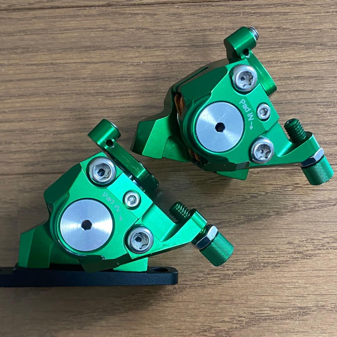 イコール　ブレーキキャリパー