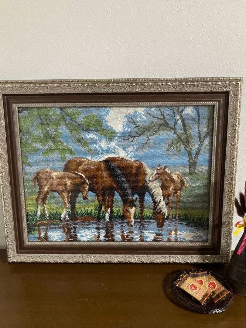 Wonderful horses by the lakeビーズ刺繍の絵です。