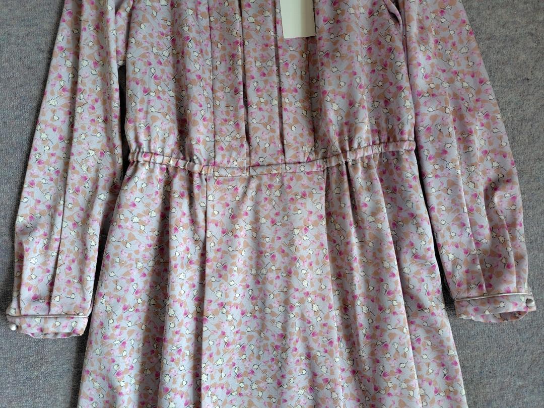 新品　 AMACAアマカ　優しいピンクの花柄ワンピース　38　ドレス44000円